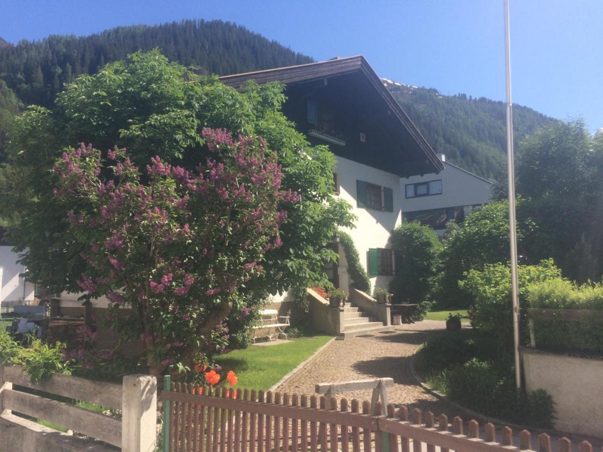 Arlenheim Hotel ซังคท์อันทอนอัมอาร์ลแบร์ก ภายนอก รูปภาพ